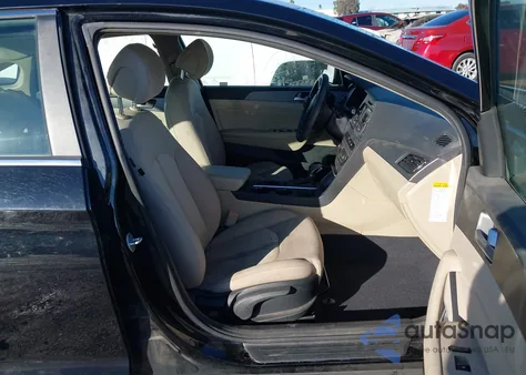 2016 Hyundai Sonata Hybrid Se z USA, uszkodzony, nr VIN KMHE24L17GA014571